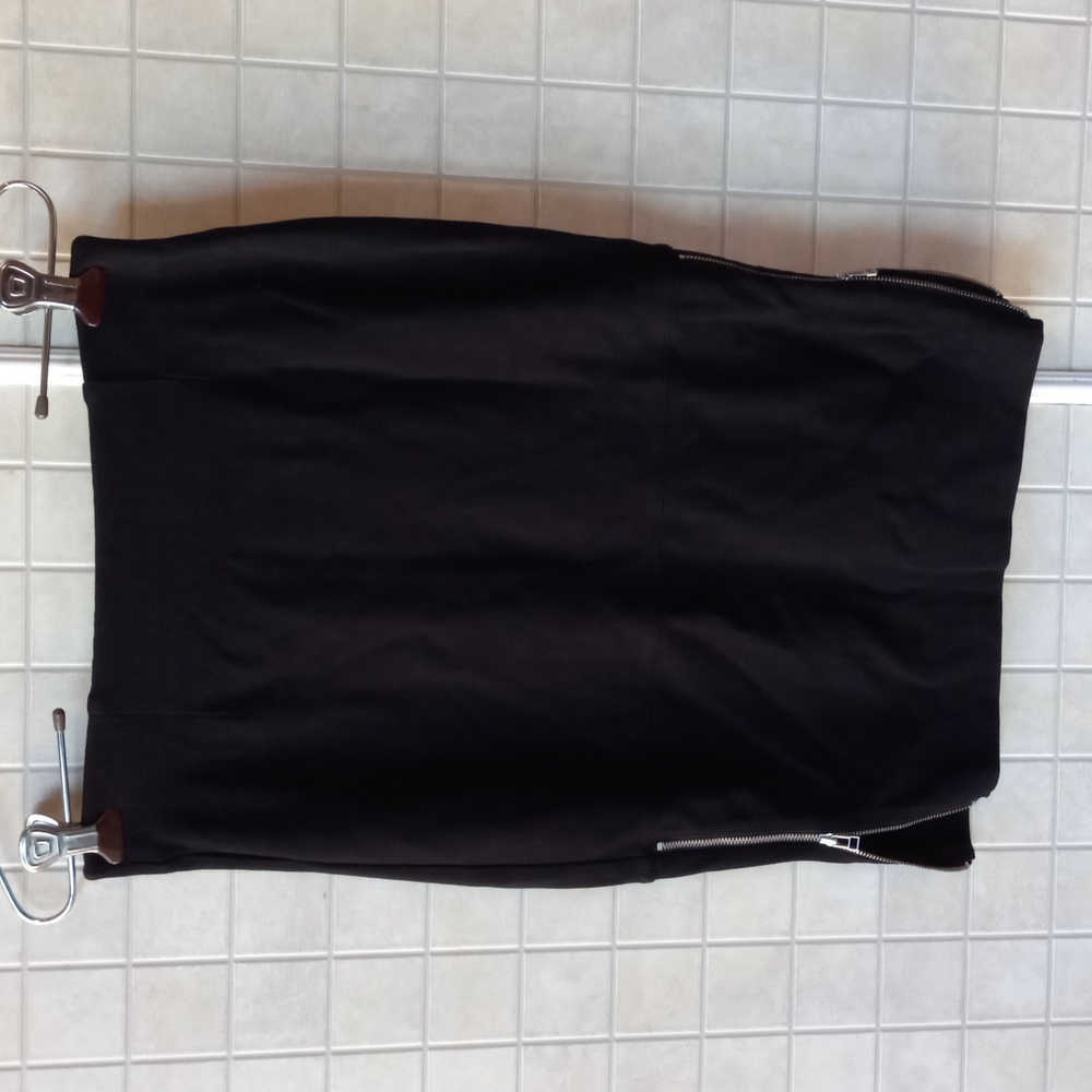 Wilfred black streachy mini skirt